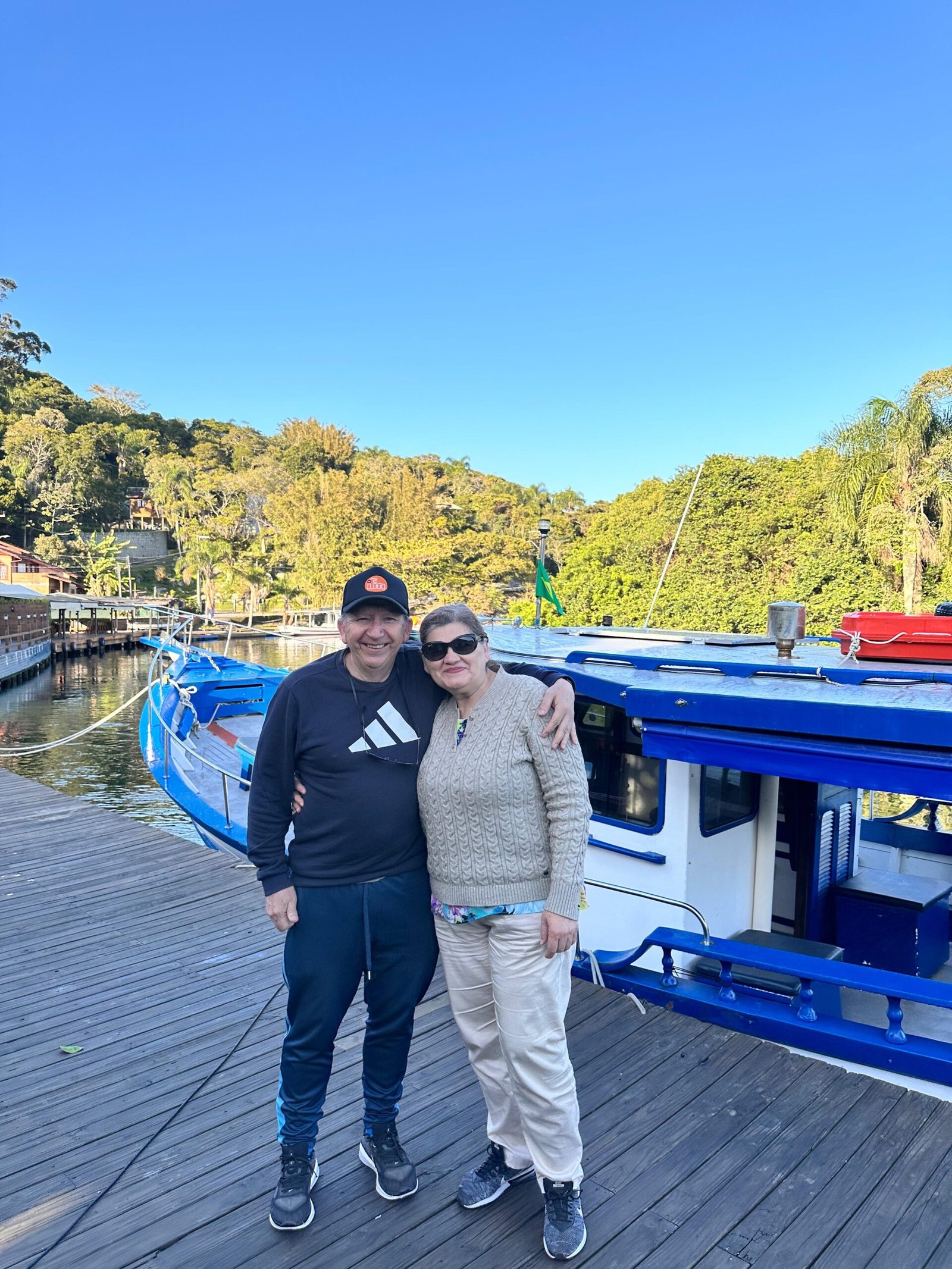 Embarcación saliendo de Barra da Lagoa hacia Campeche